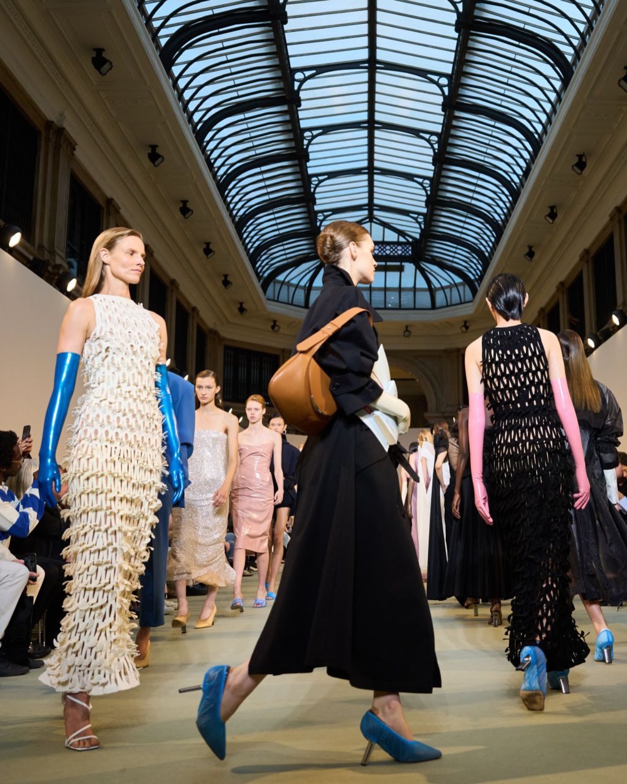 QUÉ ESPERAR DE LA WOMEN’S MILAN FASHION WEEK DE FEBRERO 2025