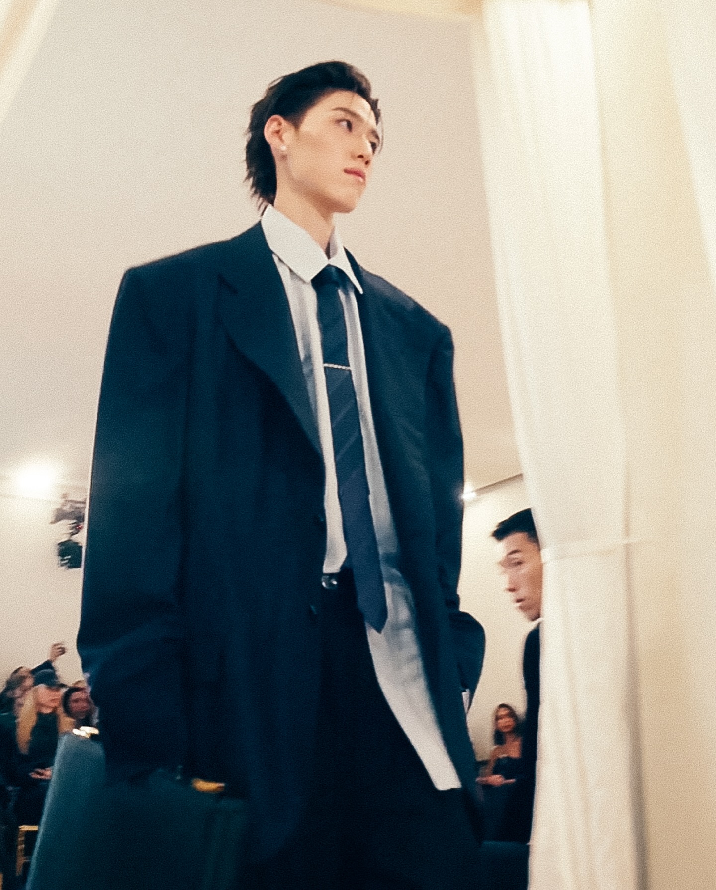 SIEMPRE FUE SOBRE LA GENTE: BALENCIAGA COUTURE FALL 2025
