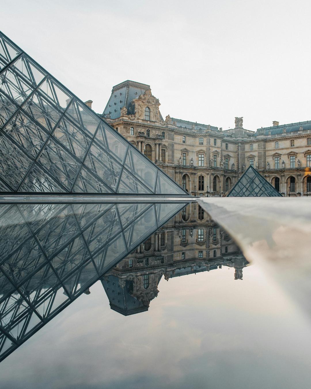 DEBE INCLUIR MAYÚSCULAS Y SÍMBOLOS: LA CONTRASEÑA DEL LOUVRE ERA “LOUVRE”