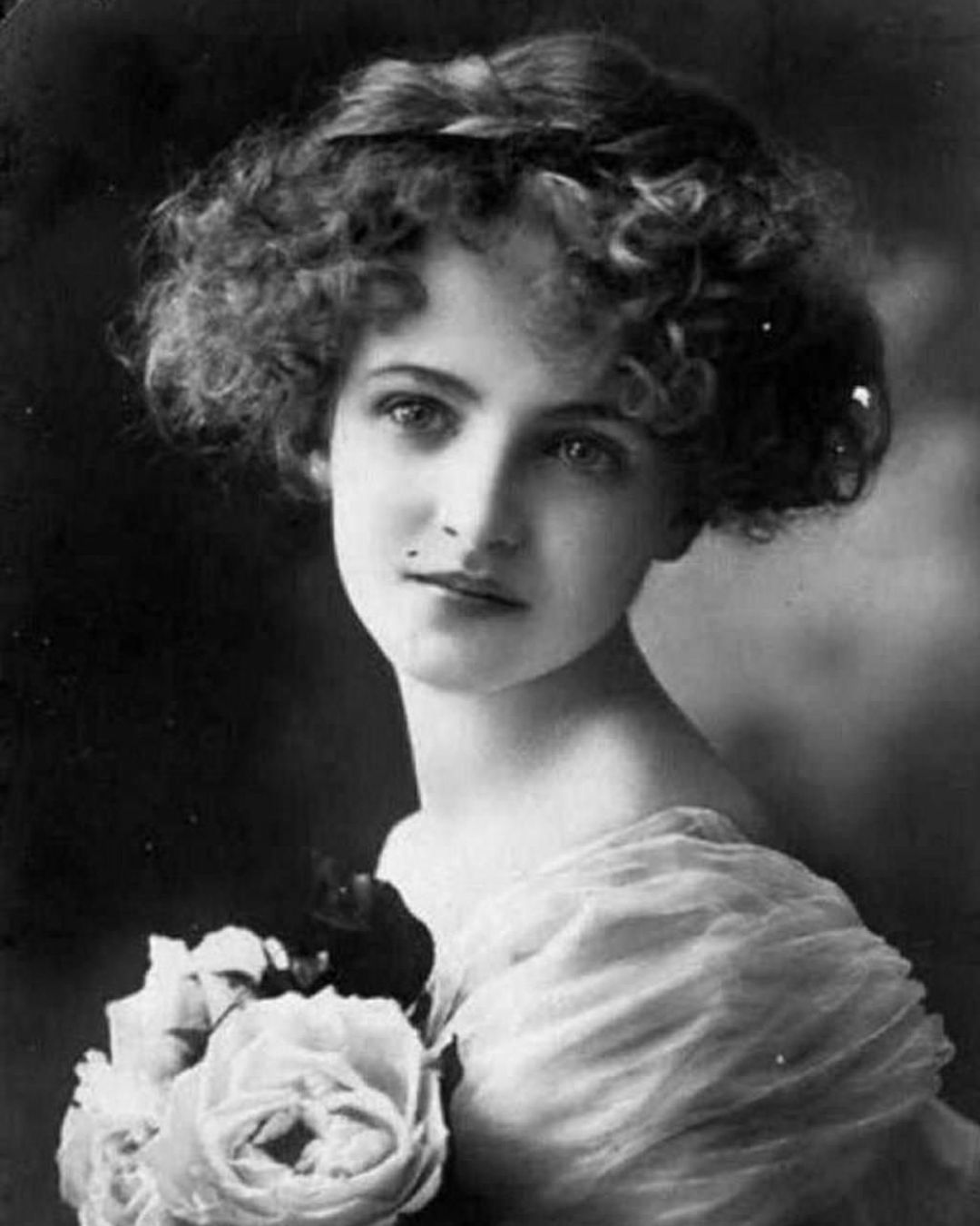 BLANCHE MONNIER: LA SOCIALITÉ FRANCESA QUE LO PERDIÓ TODO POR ENAMORARSE