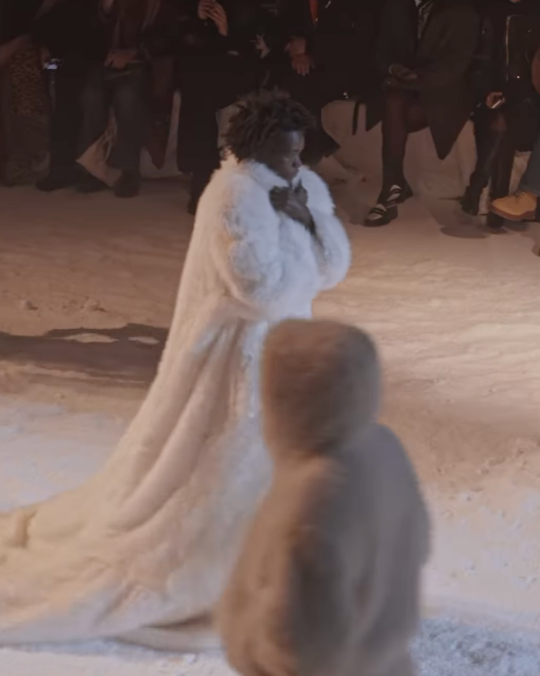 3.PARADIS: UN SUEÑO CUBIERTO EN NIEVE PARA PARIS FASHION WEEK 2025