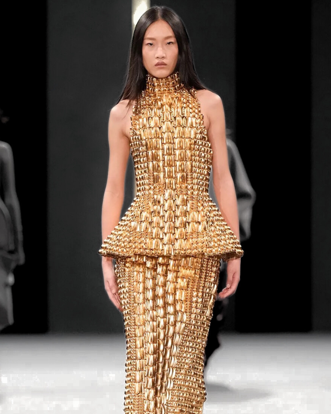CON BALMAIN, MÁS ES MÁS
