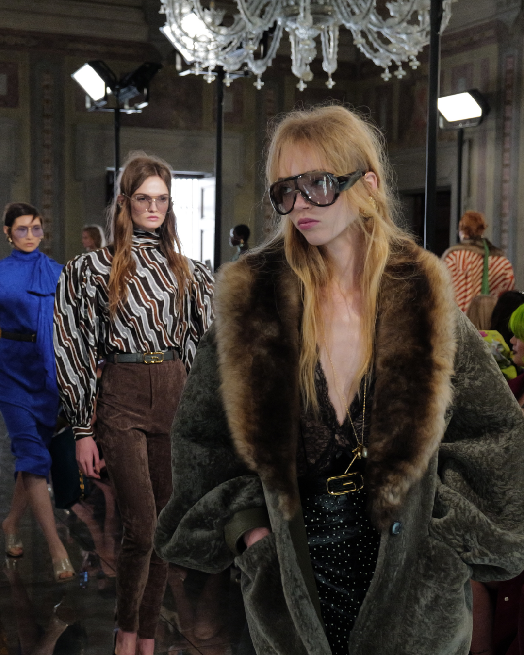 UN VIAJE EN EL TIEMPO DE LA MANO DE GUCCI CRUISE 2026