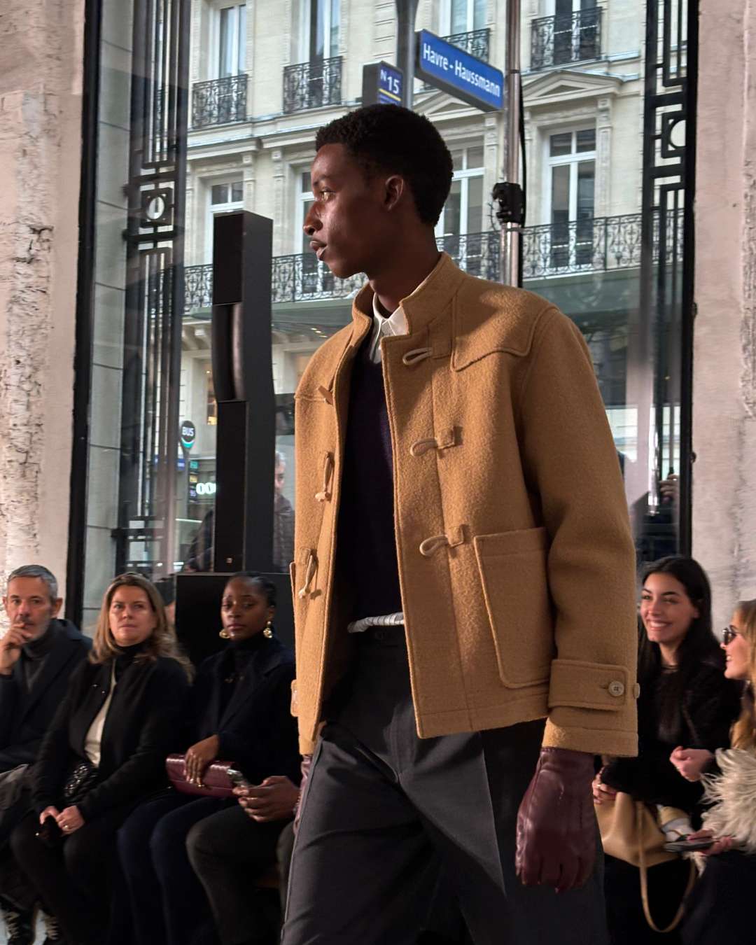 FURSAC NOS TRANSPORTA A LOS 80S EN SU PRIMER FASHION SHOW