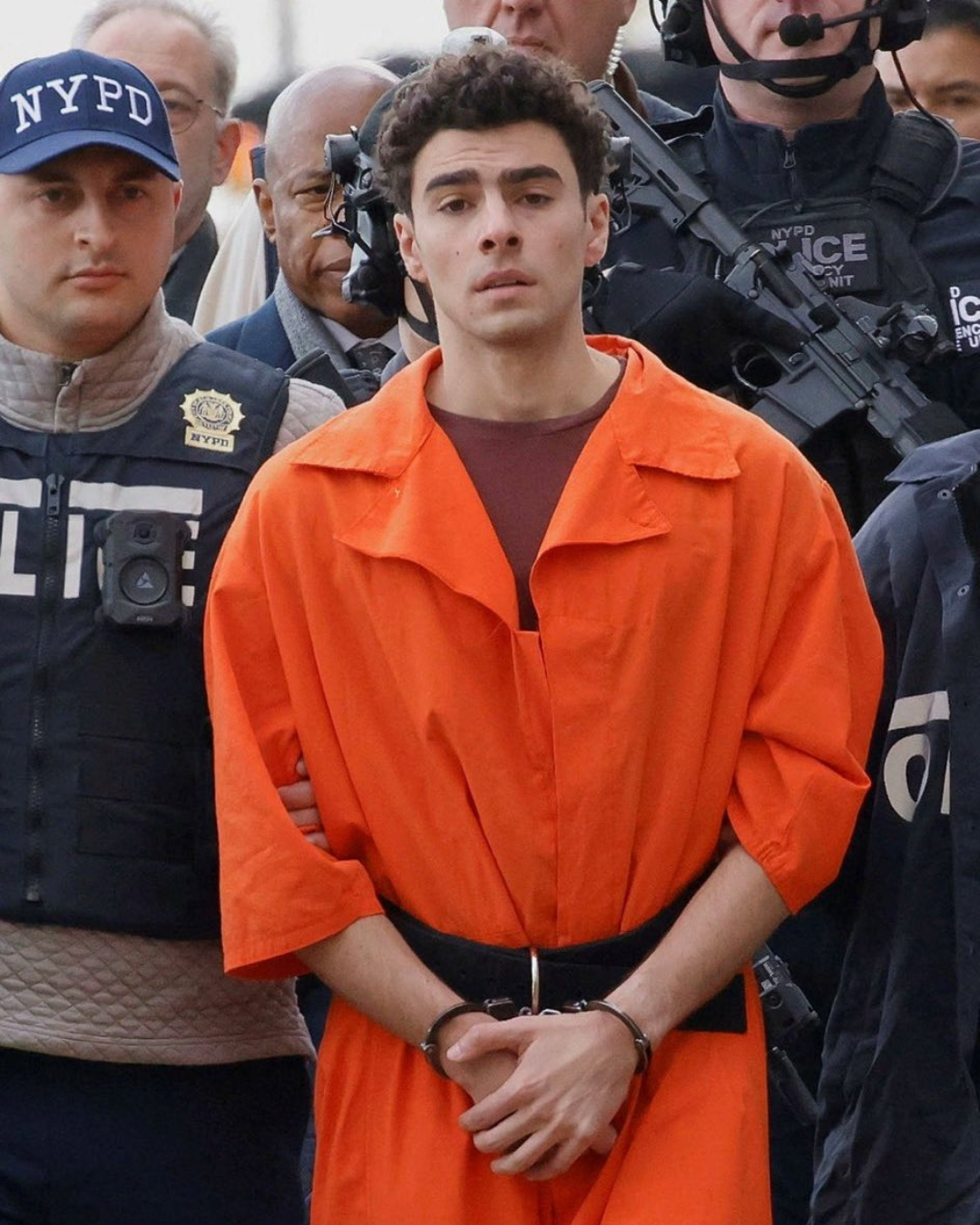 LOS 5 LOOKS MÁS ICÓNICOS DE LUIGI MANGIONE