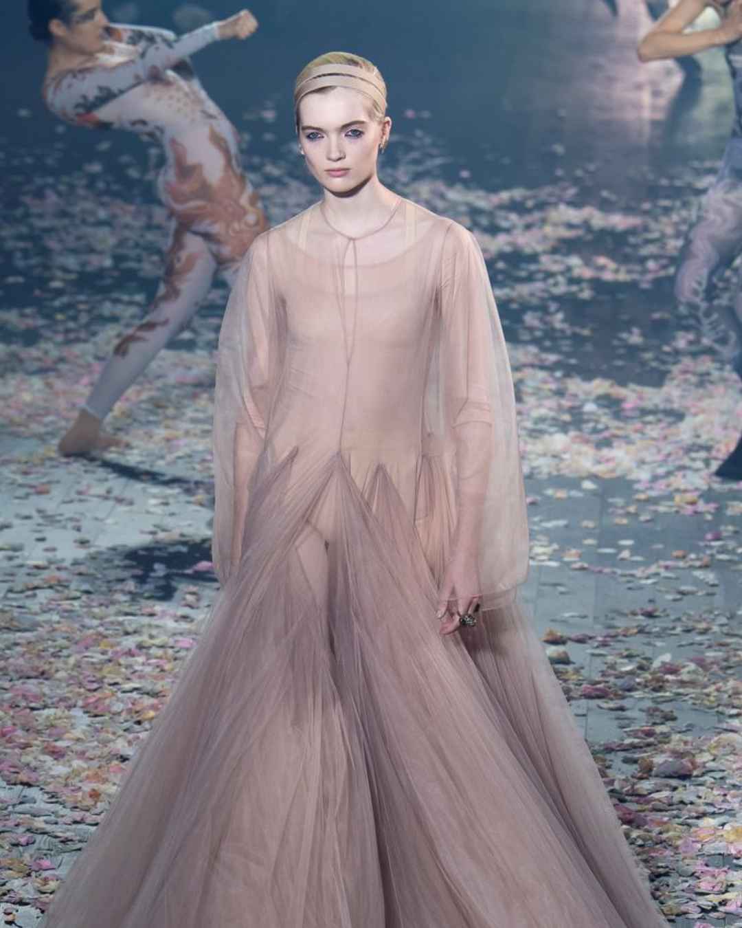 PREDICCIONES EN MODA 2025: LO QUE NOS GUSTARÍA VER