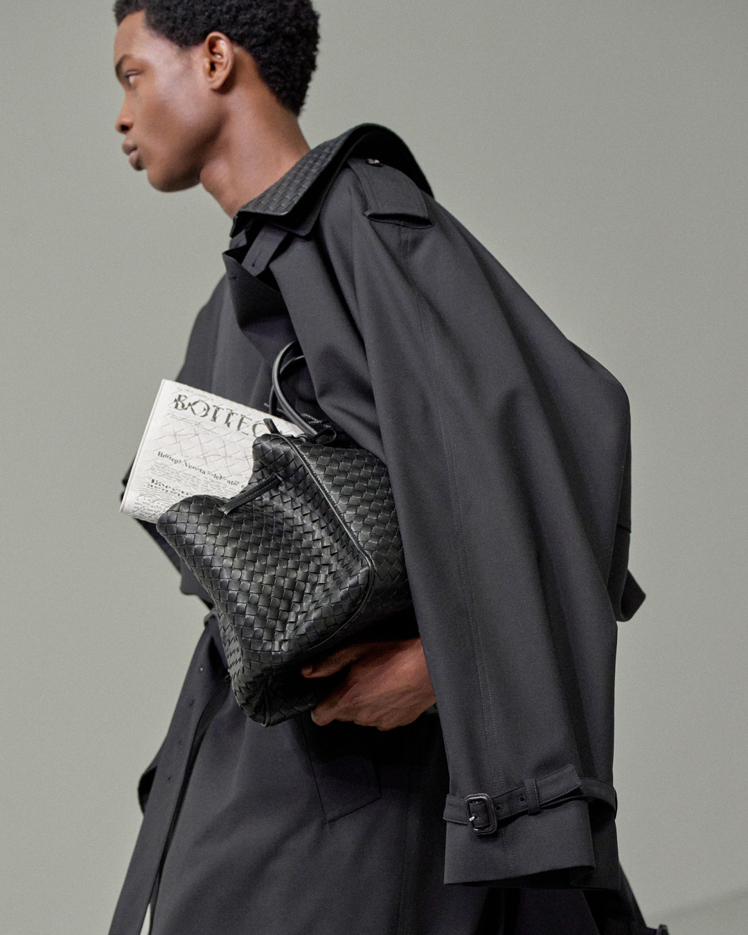 EL VERANO 2027 DE BOTTEGA VENETA: CUANDO LA ARTESANÍA SE DESPOJA DE SUS ARMADURAS