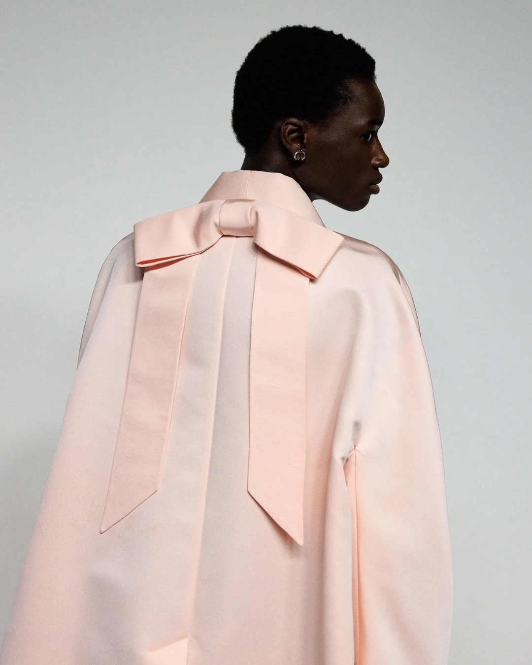 EL REGRESO TRIUNFAL DE LA SOFISTICACIÓN EN DIOR HOMME 