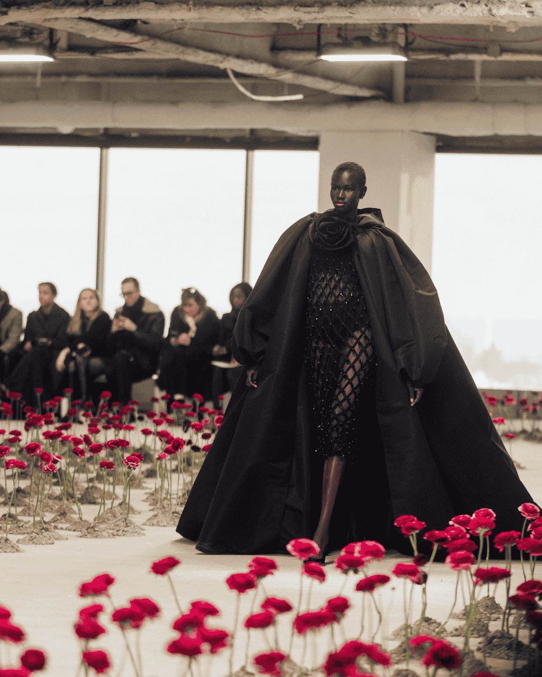 CAROLINA HERRERA NOS INVITA ESTE NYFW25 A SU JARDÍN 