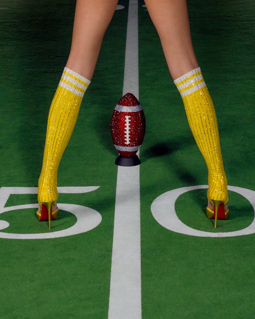 CHRISTIAN LOUBOUTIN Y DAVID LACHAPELLE CONVIERTEN PARÍS EN UN ESTADIO DE FANTASÍA CON EL LOUBI SHOW