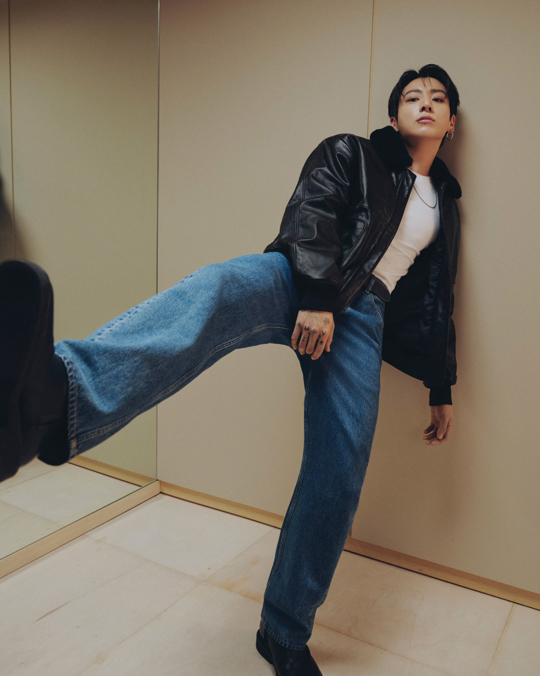 JUNG KOOK DE BTS MARCA EL RITMO DE CALVIN KLEIN EN LA NUEVA CAMPAÑA DE DENIM OTOÑO 2026