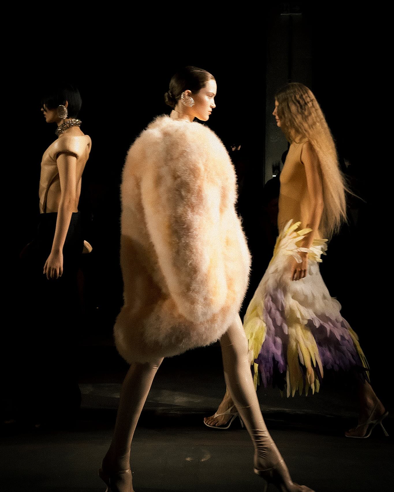 BRUTALISMO EN MUGLER SPRING 2026
