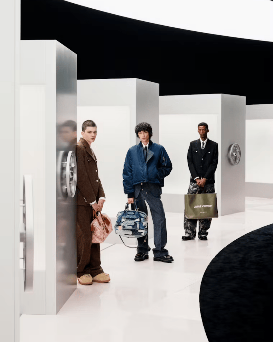 PHARRELL Y NIGO LLEVAN LA FIESTA DE LOUIS VUITTON A LA PARIS FASHION WEEK